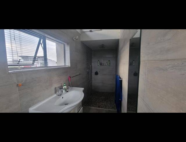 1 BEDROOM APARTMENT FOR SALE IN AMBERFIELD